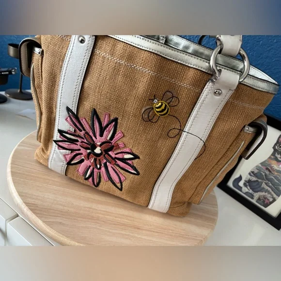 COACH *vintage*Limited Edition Tote Bag & NWT Wallet, bee/flower embroidered - Picture 7 of 17